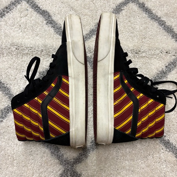 Vans Sk8-Hi Harry Potter Gryffindor Sneakers Black Red Women’s 8 - Picture 9 of 12